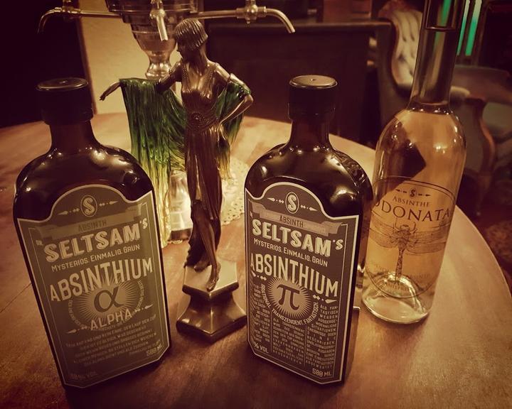 Grotesque Absinth-Bar